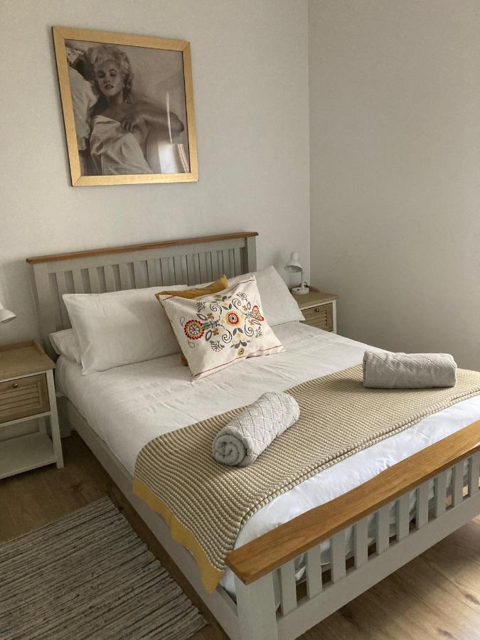 One Long Entry With Terrace Bay View * Лайм-Реджис