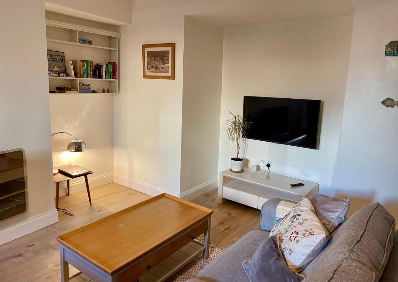 One Long Entry With Terrace Bay View Апартаменты